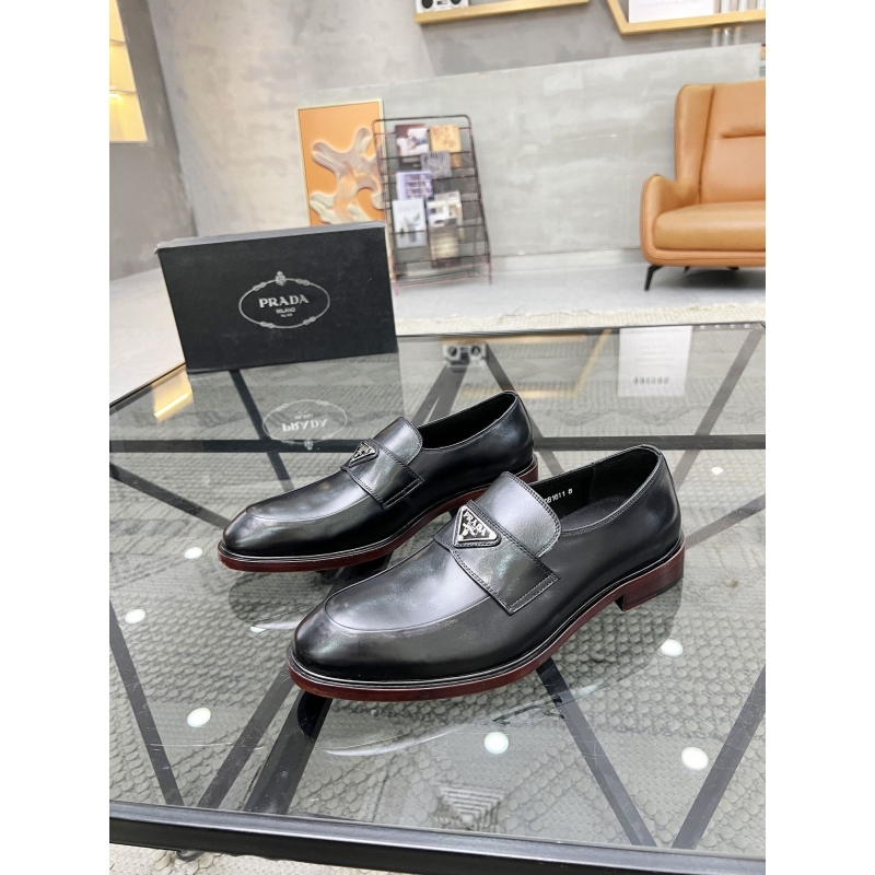Pra*a leather shoes